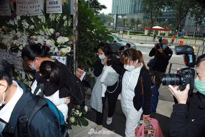 Nam diễn viên lấy vợ muộn khi đã 52 tuổi. Mẹ anh liên tục thúc giục và bày tỏ nguyện vọng lớn nhất của bà là được nhìn thấy con trai yên bề gia thất.