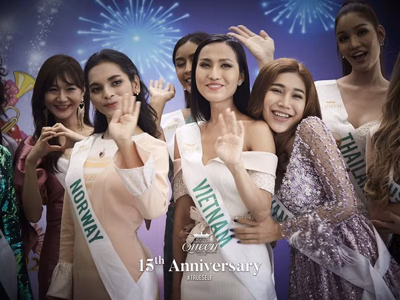 Đại diện Việt Nam thân thiết với đại diện Myanmar.