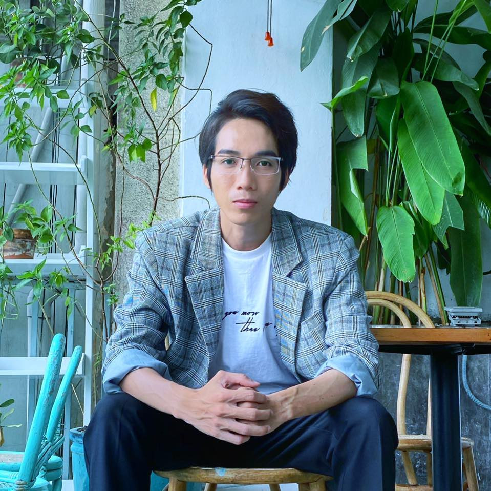 Dương Thanh Vàng đến Hàn Quốc ngày 23/2 vì có công việc quan trọng. Ngày 4/3, anh trở về Việt Nam trong thời điểm dịch bùng phát ở Hàn Quốc. Đáp xuống sân bay Cần Thơ, anh tự nguyện vào Trường Quân sự tỉnh Tiền Giang cách ly.