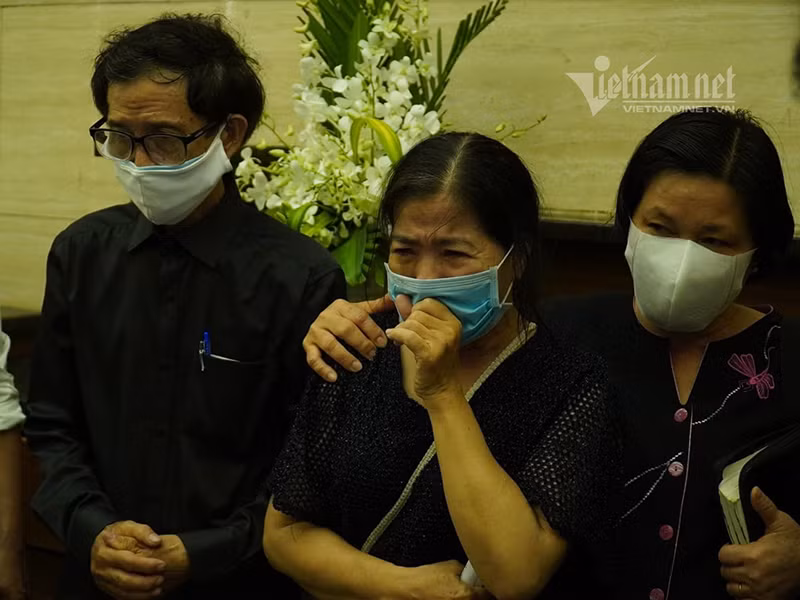 Khi Mai Phương qua đời sau 2 năm chống chọi bệnh ung thư, bố mẹ của cô rất đau xót. Ảnh: Vietnamnet