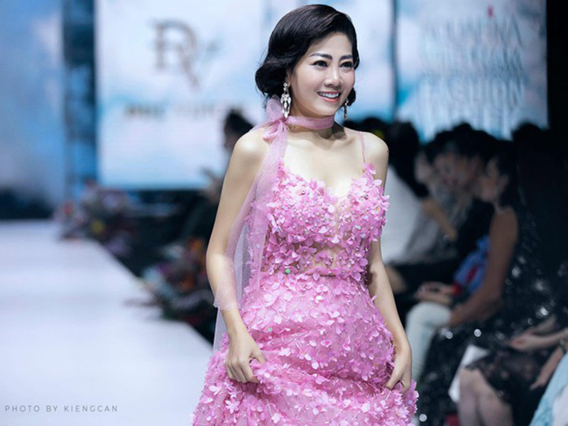 Mai Phương tự tin làm người mẫu nhờ sự cổ vũ của bố mẹ.