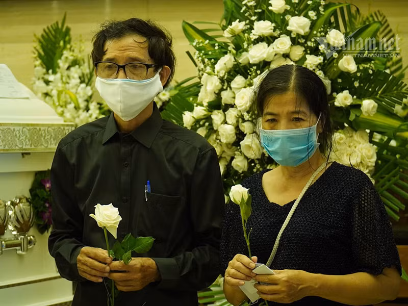 Bố mẹ của Mai Phương tổ chức đám tang cho con gái theo nghi thức Hội thánh Tin Lành. Ảnh: Vietnamnet