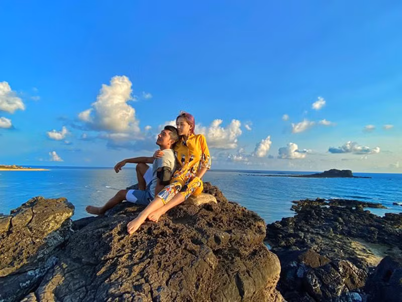 Cặp đôi luôn dính như sam sau khi tái hợp.