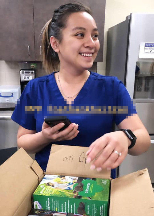 Phi Nhung cho biết, con gái đã chịu rất nhiều áp lực trong những năm theo học ngành y khi thực hiện ước mơ làm y tá.