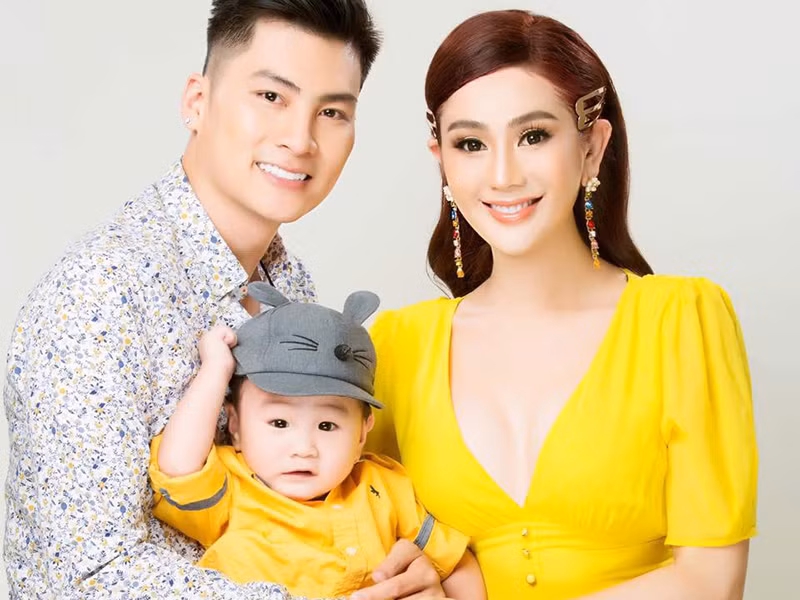 Nữ ca sĩ chuyển giới bỏ ra khoảng 800 triệu đồng để làm phương pháp thụ tinh nhân tạo.