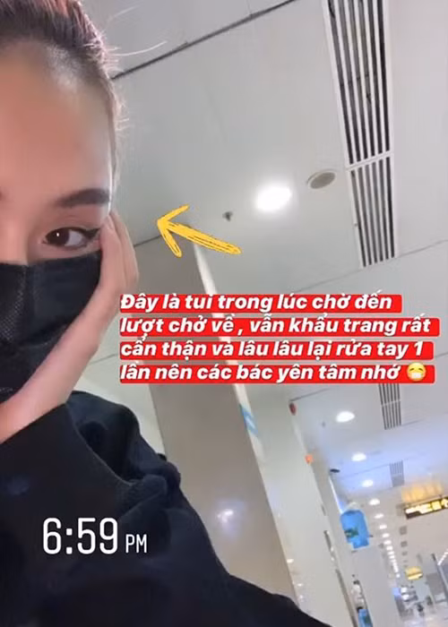 Hot girl ngồi cùng chuyến bay với người tiếp xúc bệnh nhân dương tính Covid-19. Nếu người này có kết quả âm tính, Quỳnh Anh Shyn sẽ được về nhà. Còn nếu người này dương tính, tất cả hành khách sẽ phải cách ly 14 ngày để theo dõi sức khỏe.