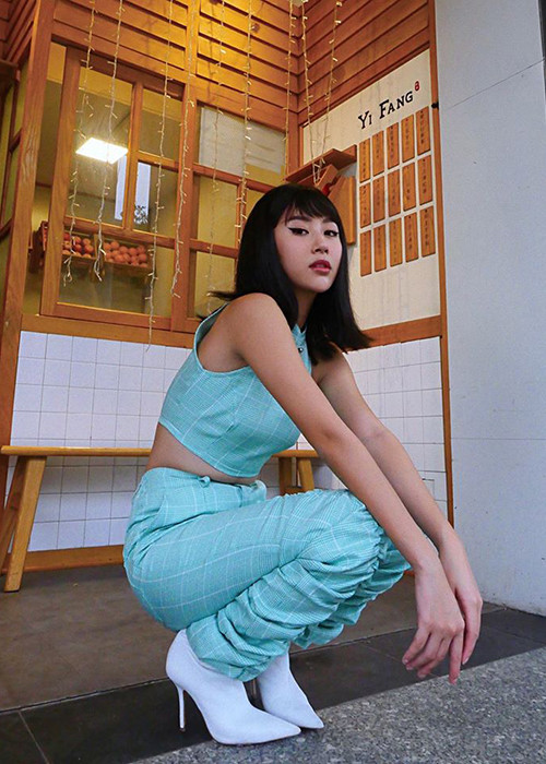 Ngoài Song Luân, Quỳnh Anh Shyn cũng là một trong số những sao Việt cách ly tập trung.