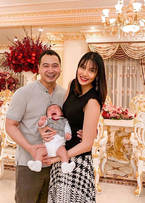 Nam doanh nhân kết hôn với Hoa khôi Lan Khuê vào tháng 10/2018.