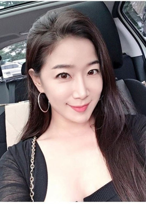 Kim Ha Young bày tỏ cô thực sự nổi da gà sau khi biết bị theo dõi. Nữ diễn viên mong rằng thủ phạm sẽ bị trừng phạt thật nặng.