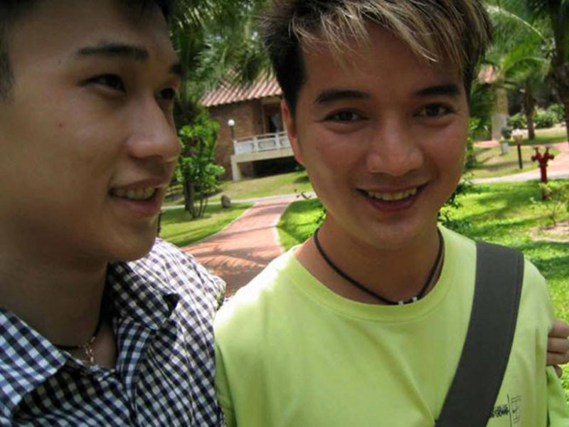 Đáng chú ý, ở phần bình luận, Đàm Vĩnh Hưng còn tuyên bố: “Ai muốn đụng đến Tin (Dương Triệu Vũ) thì phải hạ Hưng trước”.