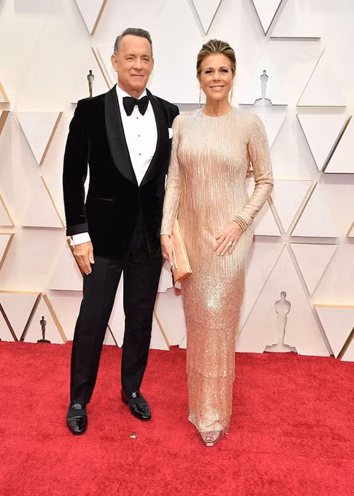 Trước ngôi sao Thái Lan, vợ chồng tài tử Hollywood Tom Hanks xác nhận dương tính với Covid-19 khi đang quay phim ở Australia.