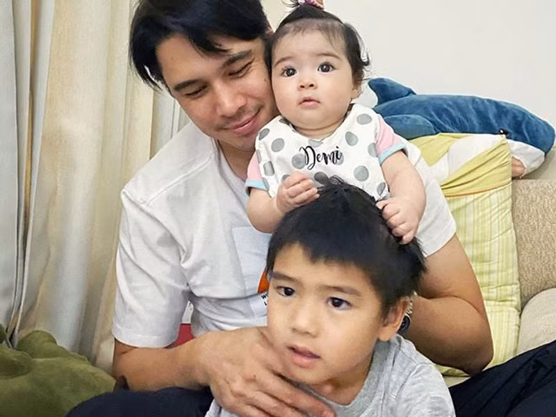 Vợ chồng Matthew hiện tại có một cậu con trai (sinh năm 2016) và một cô con gái (sinh năm 2019).