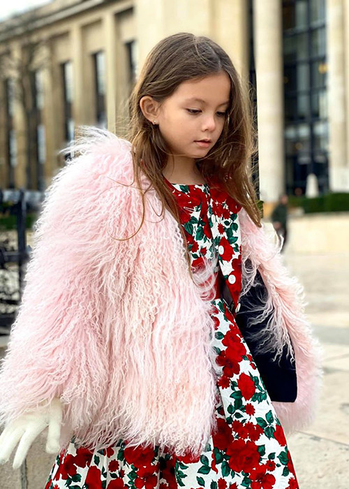 Cô công chúa nhà diva Hồng Nhung ngày càng xinh xắn.