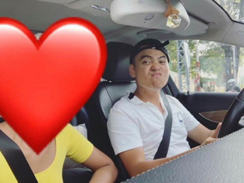 Ngoài ra, H’hen Niê còn khen ngợi nửa kia của mình là người tử tế, giỏi giang, yêu thiên nhiên, môi trường, tôn trọng gia đình cô.