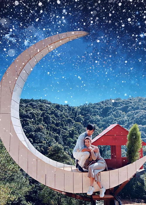 Cặp đôi dính như sam sau khi công khai hẹn hò.