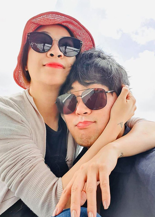 Khi mới công khai hẹn hò, Pha Lê bị antifan công kích. Thậm chí, một số người còn gửi cho cô ảnh người yêu cũ của bạn trai.