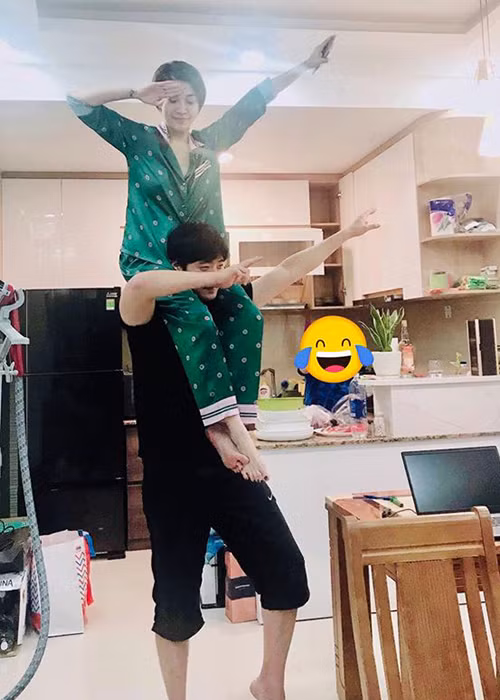 Pha Lê không quan tâm chuyện quá khứ của bạn trai. Theo Pha Lê, “ai chẳng có người yêu cũ”.