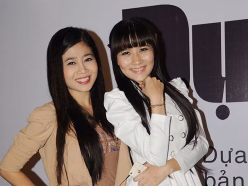 Mai Phương còn lấn sân ca hát khi cùng Ngô Trác Linh cho ra mắt sản phẩm đầu tiên - album “Ước mơ của thiên thần”. Album gồm 4 ca khúc solo và 1 bài song ca trong đó bài hát được Mai Phương kì vọng nhất là “Không còn nước mắt” được sáng tác bởi Nguyễn Văn Chung. Ảnh: Vietnamnet