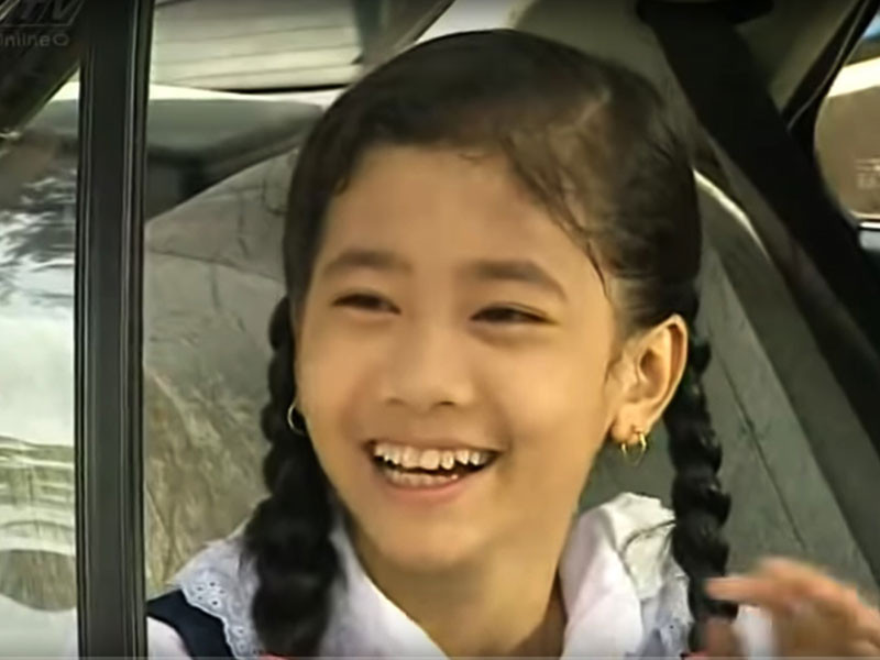 Năm 8 tuổi, Mai Phương chạm ngõ màn ảnh với vai diễn Thùy Trang - cô nhóc có bố mẹ đã ly hôn trong bộ phim truyền hình “Đôi bạn”. Ảnh: Lao động