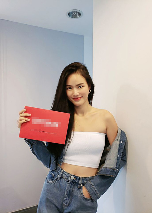 Tuyết Lan tận hưởng cuộc sống độc thân một cách vui vẻ.