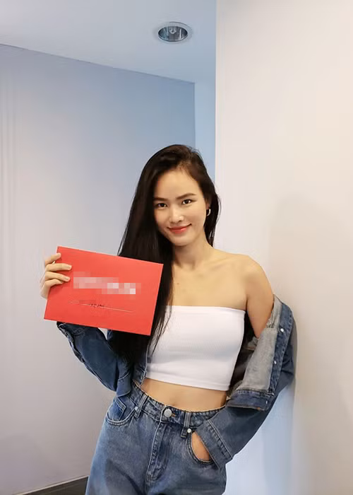 Tuyết Lan tận hưởng cuộc sống độc thân một cách vui vẻ.