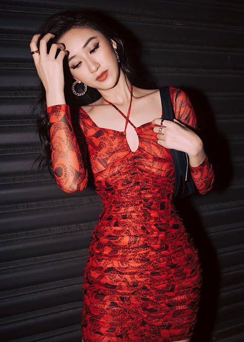 Hà Thu được khen ngày càng xinh đẹp, sang chảnh.