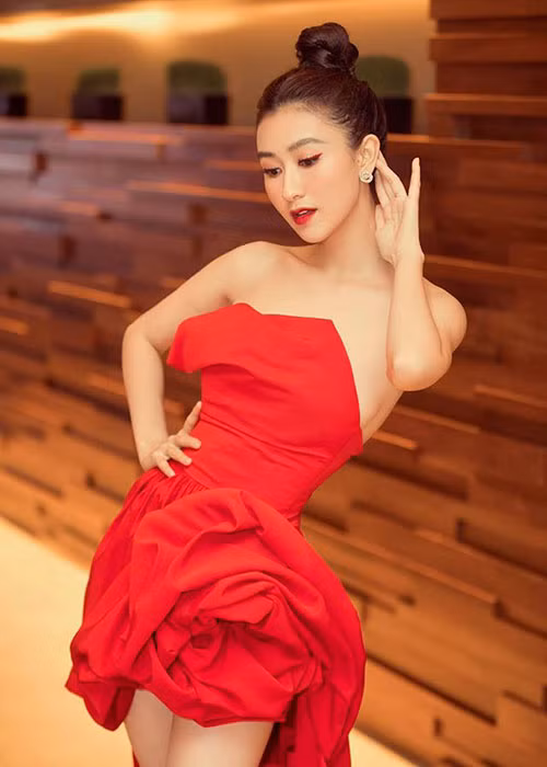 Chân dài từng chia sẻ, cô đã lỗ tới 200 triệu khi tham gia Gương mặt thân quen.