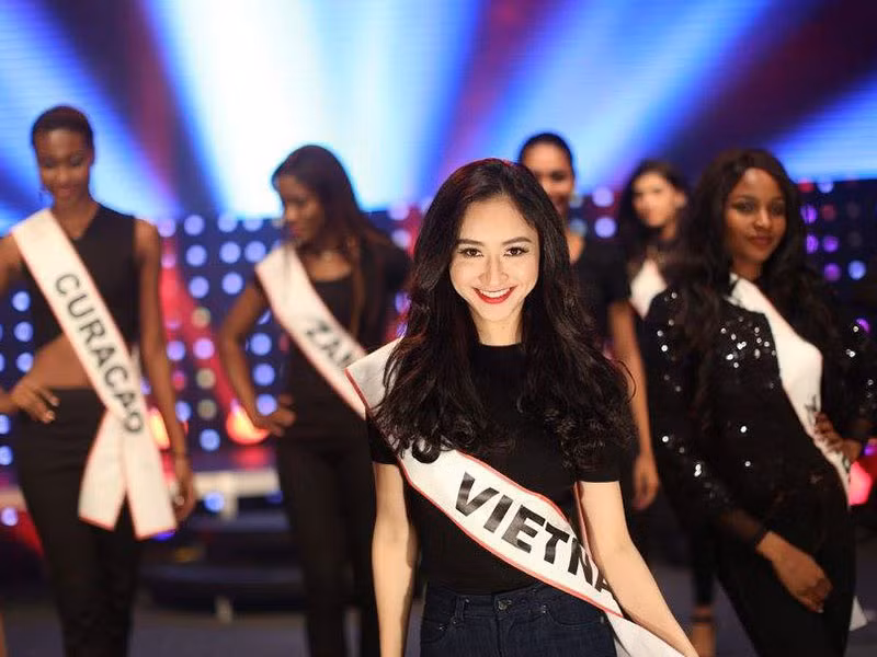 Chân dài đến từ Huế lọt top 14 cuộc thi Hoa hậu Liên lục địa 2015.