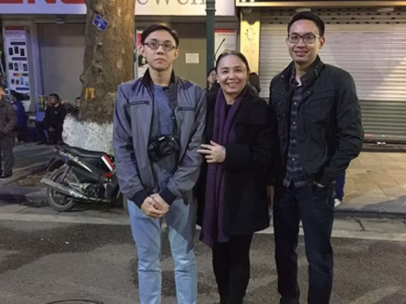 Theo Vietnamnet, con trai đầu lòng của nghệ sĩ Bùi Bài Bình theo lĩnh vực ngân hàng trong khi cậu con trai út của nam nghệ sĩ theo học lớp Đạo diễn tài năng tại trường Sân khấu điện ảnh. Ảnh: Vietnamnet