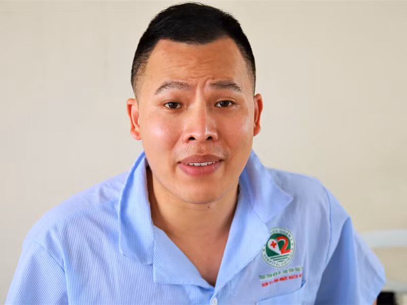 Cuoc song Vu Khac Tiep truoc cach ly: Du lich khap noi, xung quanh gai dep