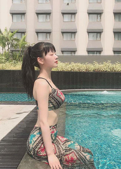 Bomi xinh đẹp gợi cảm không kém cạnh Shin Se Kyung.