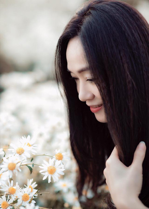 Nữ diễn viên trông trẻ hơn tuổi dù đã là mẹ hai con.