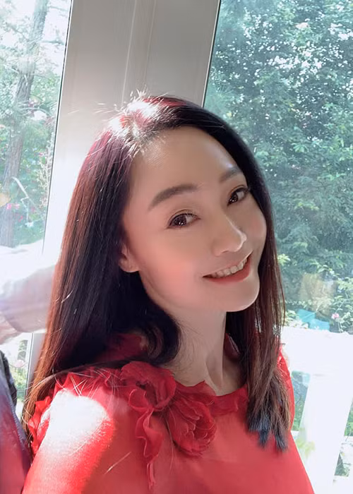 Mới đây, Quách Thu Phương tái xuất màn ảnh nhỏ với vai diễn người vợ hiền lành trong bộ phim "Đừng bắt em phải quên".