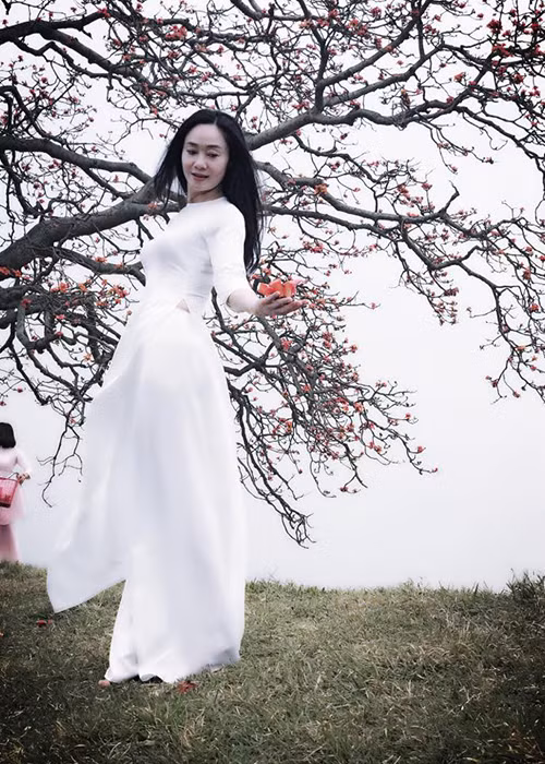 Nhờ tập luyện yoga và sự ủng hộ từ phía gia đình, nữ diễn viên cân bằng được cuộc sống, sức khỏe cũng ngày càng cải thiện.