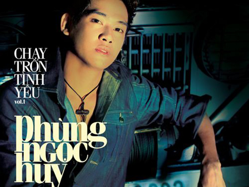 Dù đóng phim thế nhưng Phùng Ngọc Huy vẫn đam mê ca hát. Năm 2011, anh cho ra mắt album “Chạy trốn tình yêu” nhưng không gặt hái được thành công.