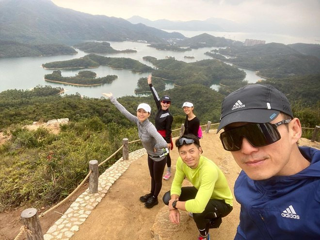 Trong lúc "thất nghiệp", cô đào 8X dành nhiều thời gian đi du lịch, khám phá cuộc sống nhiều đất nước cùng nhóm bạn thân.