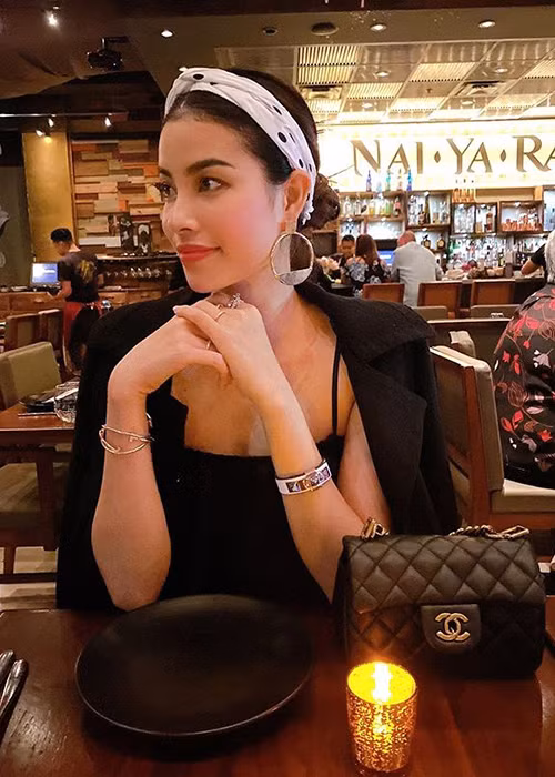 Phạm Hương đã đính hôn nhưng chưa công khai danh tính và hình ảnh nửa kia của mình.