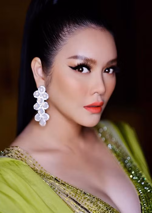 Hiện tại, Lý Nhã Kỳ được xem là quý cô độc thân đắt giá của Vbiz.