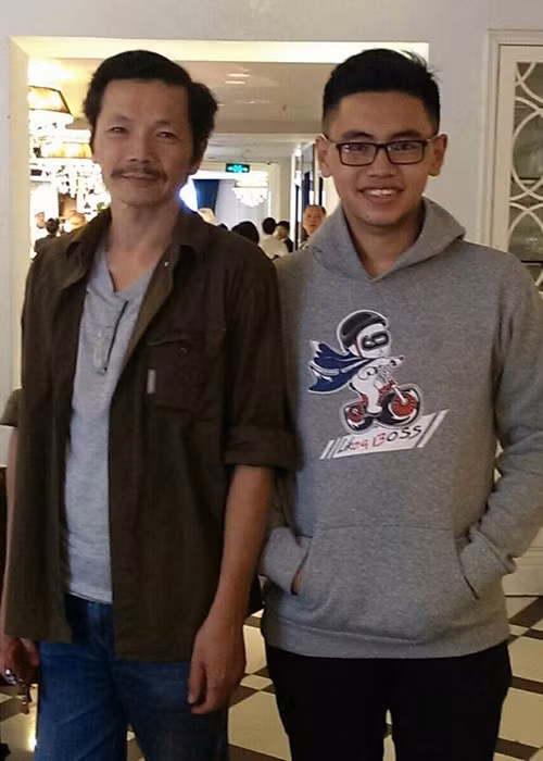 Tiến Việt - con trai của nghệ sĩ Trung Anh cũng đang cách ly tập trung khi từ Phần Lan về Việt Nam.