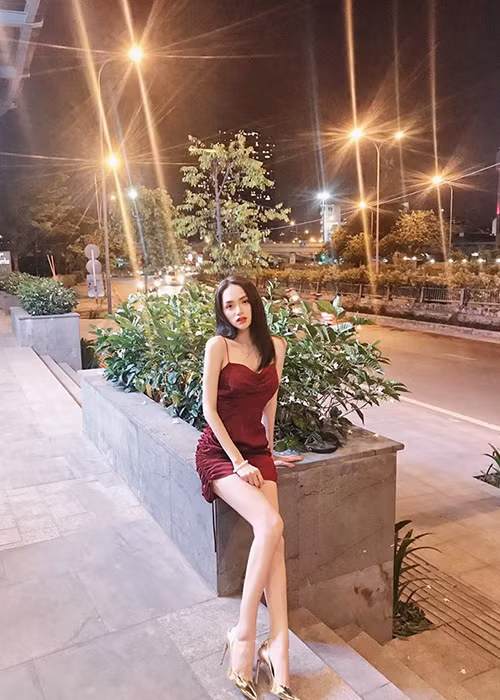 Hình thể mảnh mai của Hương Giang Idol từng gây ra những ý kiến trái chiều.