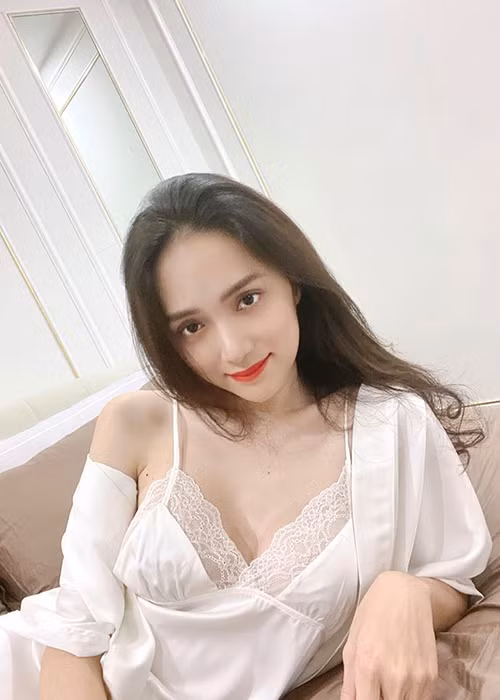 Nhờ nhan sắc cùng tài năng ca hát, Hương Giang trở thành Hoa hậu Chuyển giới Quốc tế 2018.