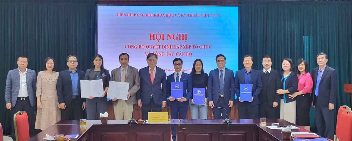 Cong bo cac quyet dinh ve sap xep to chuc Co quan Trung uong LHHVN-Hinh-2