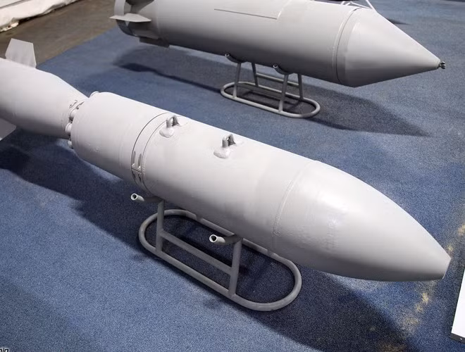 Bom BETAB 500 có thể thả từ dải độ cao nằm trong khoảng 150 m cho tới 20.000 m, vận tốc khi chạm mục tiêu đối với BETAB 500U là 500 - 2.300 km/h, trong khi đó con số này ở phiên bản BETAB-500 SP là 700 - 1.150 km/h.