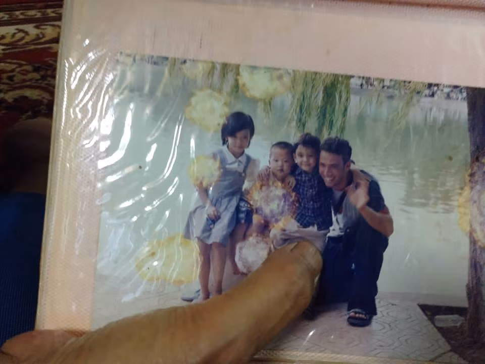 Nhat duoc vi tien bi bo danh vi nghi an cap, be gai bo nha di suot 14 nam-Hinh-2