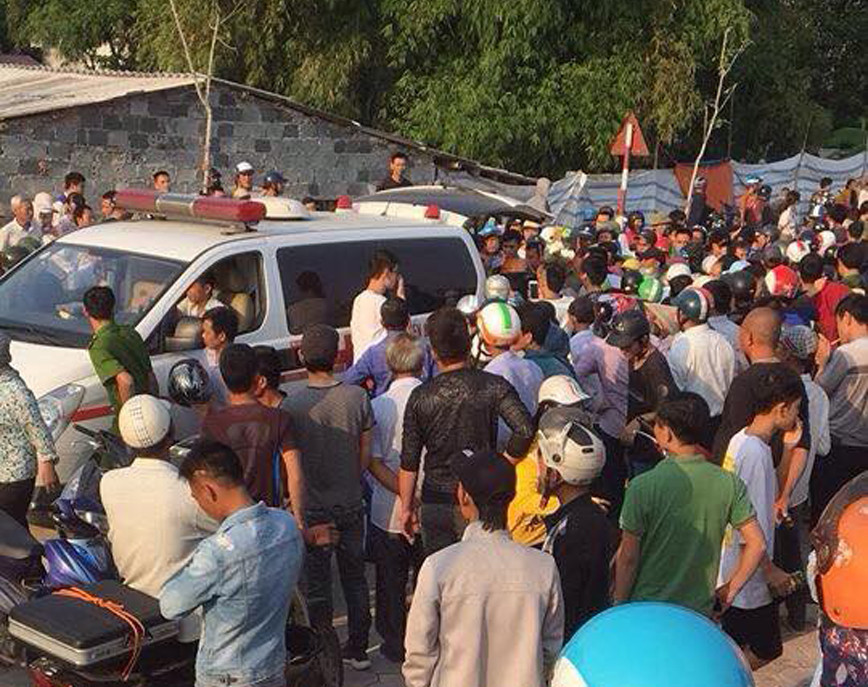 Tim thay thi the co gai mang thai 4 tuan nhay xuong song