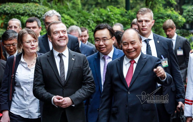 Hinh anh le don chinh thuc Thu tuong Medvedev tham Viet Nam-Hinh-10