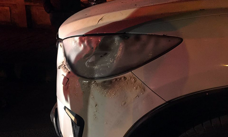 Một số xe ô tô khác thì bị sức nóng của ngọn lửa làm cho hư hỏng nhẹ.