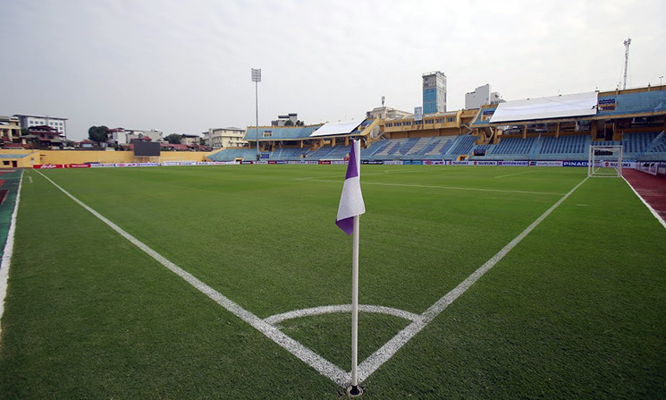 Sân vận động Hàng Đẫy được mệnh danh là sân bóng đá có mặt cỏ đẹp Top 1 Việt Nam.