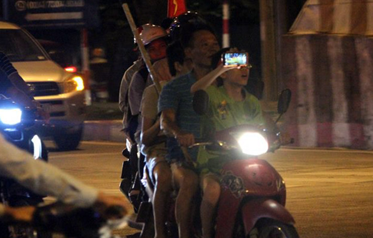 Hình ảnh chưa thực sự đẹp và còn tiềm ẩn nguy cơ tai nạn.