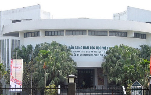 Nghi van 2 cay sua do o Bao tang Dan toc hoc mat trom?